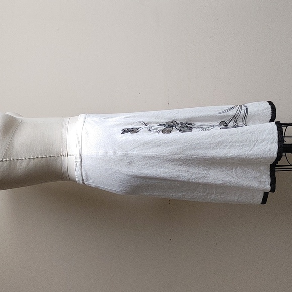 VTG Signature By Robbie Bee Embroidered Swing Skirt Black White Linen Mix Sz 6P - Picture 8 of 14